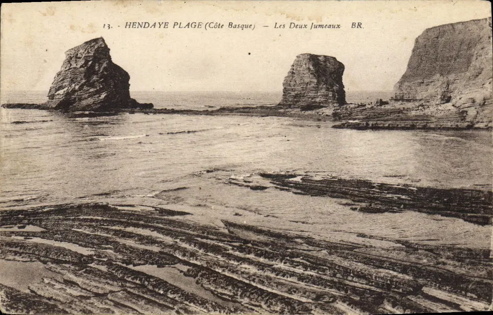 Hendaye Praia (Costa Basca) — Os Dois Gêmeos — BR. - Frente
