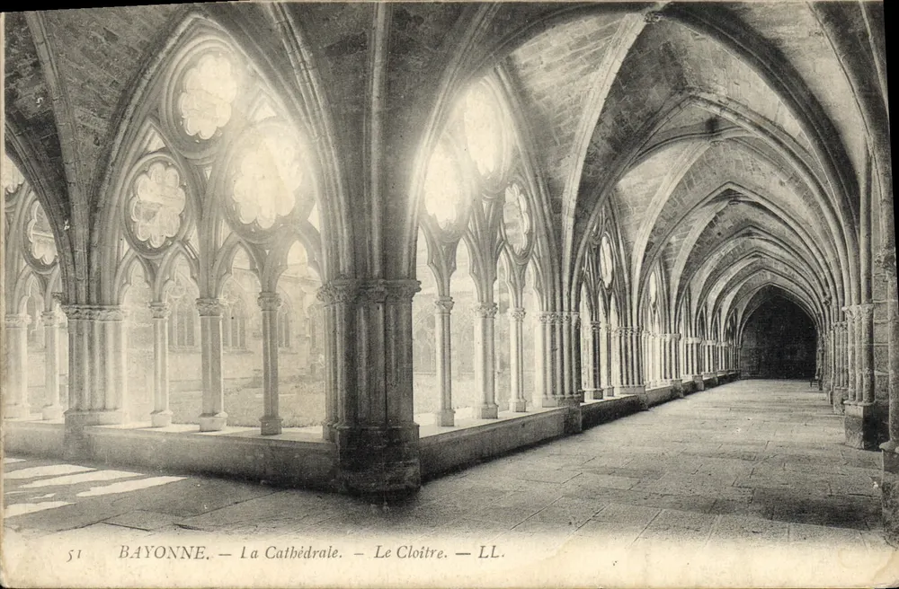 Bayonne — A Catedral — O Claustro — LL. - Frente