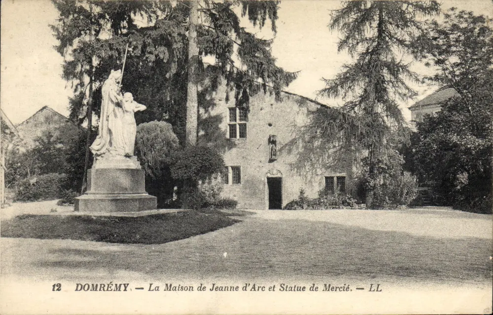 Domrémy — Das Haus von Jeanne d'Arc und Statue von Mercié — LL - Vorderseite