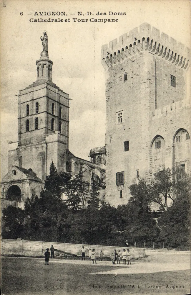 Avignon — Notre-Dame des Domes, Kathedrale und Glockenturm - Vorderseite