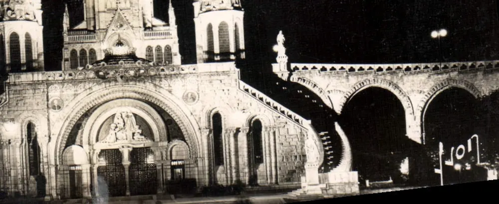 A Basílica iluminada — Lourdes (Hautes-Pyrénées) — Les Editions d'Art, n° 939 N - Frente