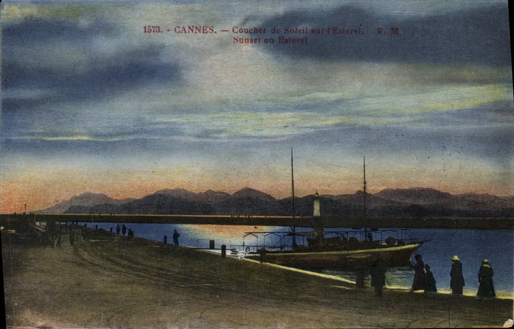 CANNES — Pôr do Sol sobre o Esterel — R. M. - Frente