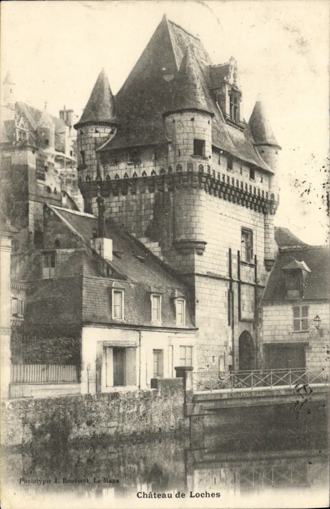 Zamek Loches — widok zamku z mostem — Fototypia J. Bouveret, Le Mans - Awers