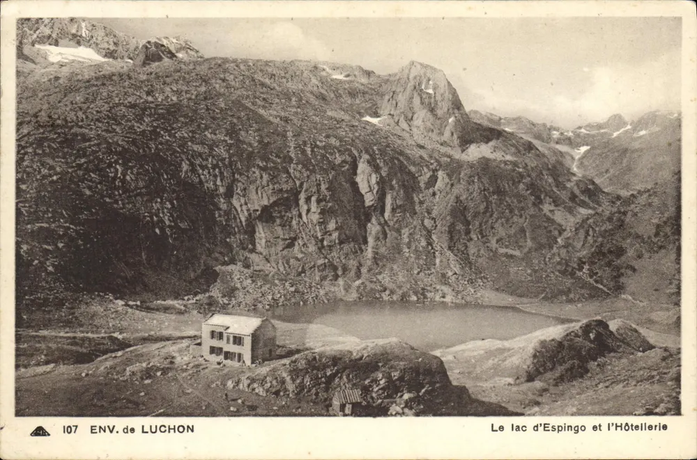 O lago de Espingo e a Hôtellerie — ENV. de LUCHON — n°107 — Editor: O. des Ans 78 Photomécaniques - Frente