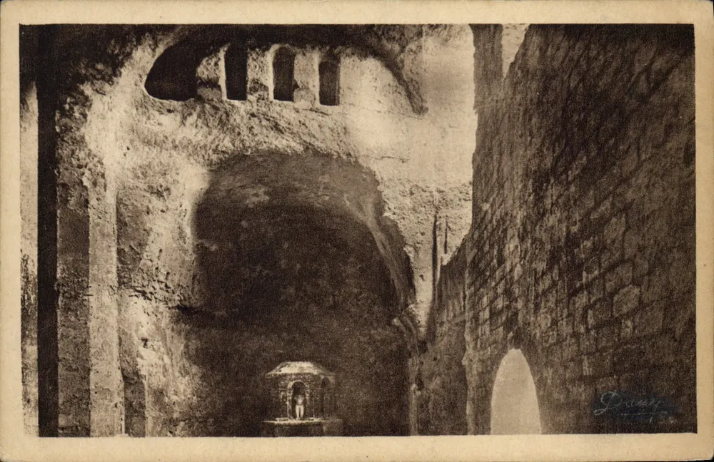 Innenansicht der monolithischen Kirche Saint-Jean d'Aubeterre-sur-Dronne — Verlag D. Duvairy - Vorderseite