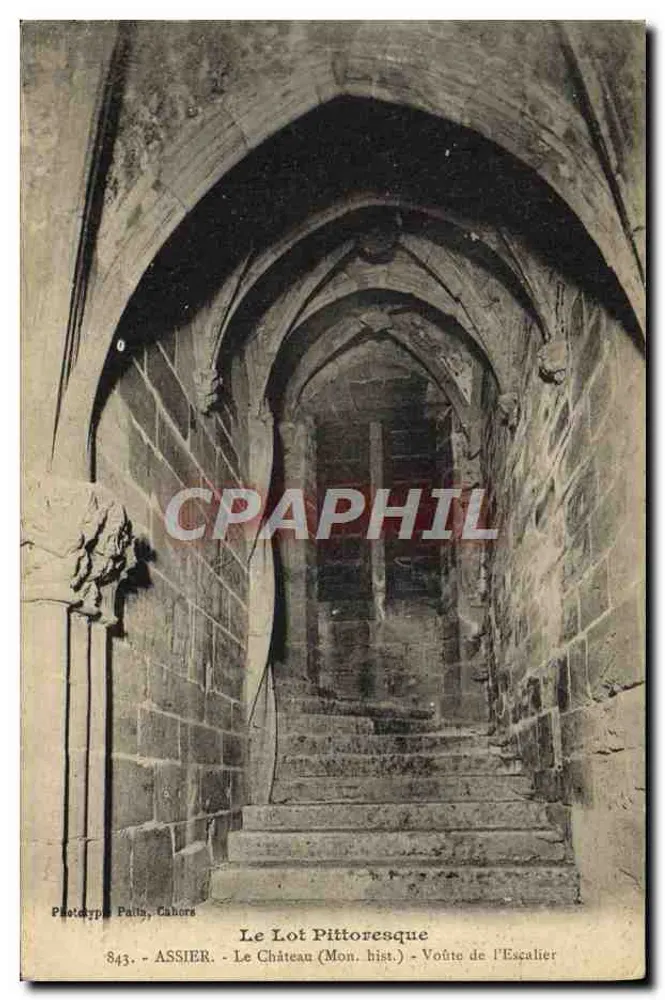 Das Schloss (Monument historique) — Gewölbe der Treppe — ASSIER, Cahors - Vorderseite