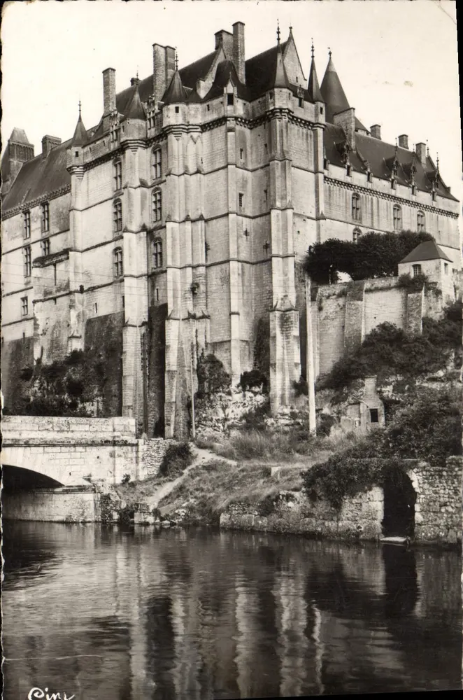 Châteaudun (E.-et-L.) — O Castelo — Fotografia Verdadeira - Frente