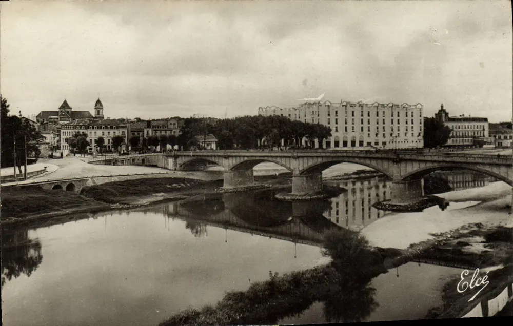 De Brug over de Adour en het « Splendid » — Dax (Landes) — Elcé - Voorkant