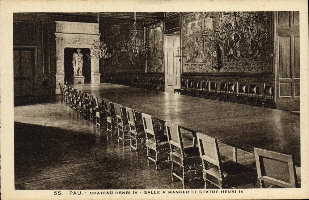 Pau - Schloss Henri IV - Speisesaal und Statue von Henri IV - Vorderseite