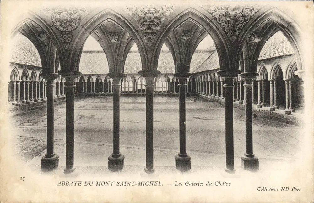 Abadia do Monte Santo Michel — Galerias do Claustro — Collections ND Phot - Frente