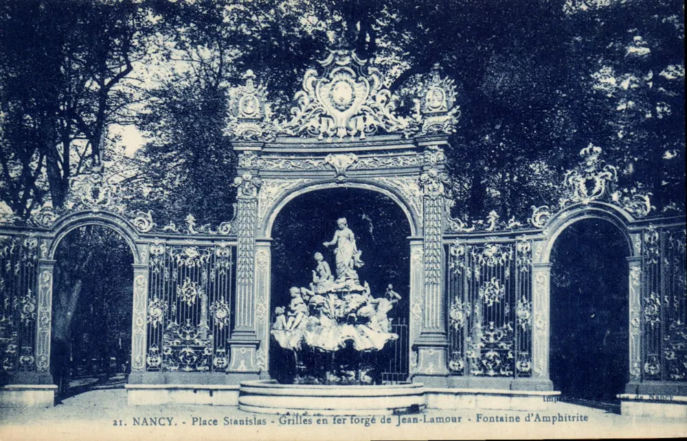 NANCY - Place Stanislas - Eisenwerk-Gitter von Jean-Lamour - Fontäne der Amphitrite - Vorderseite