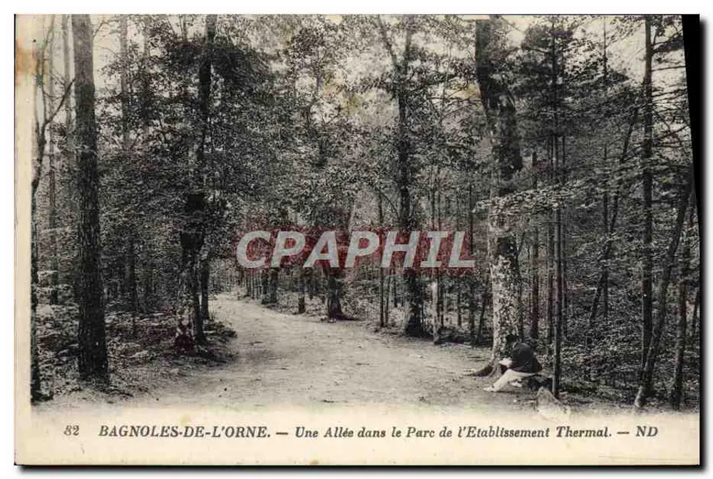 Bagnolles-de-l'Orne — Ein Weg im Park des Thermalbetriebs — ND - Vorderseite