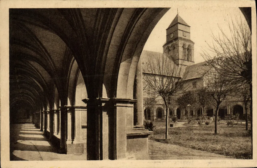 Fontevrault (Loir-et-Cher) — Abadia — R. Dorange, Tours - Frente