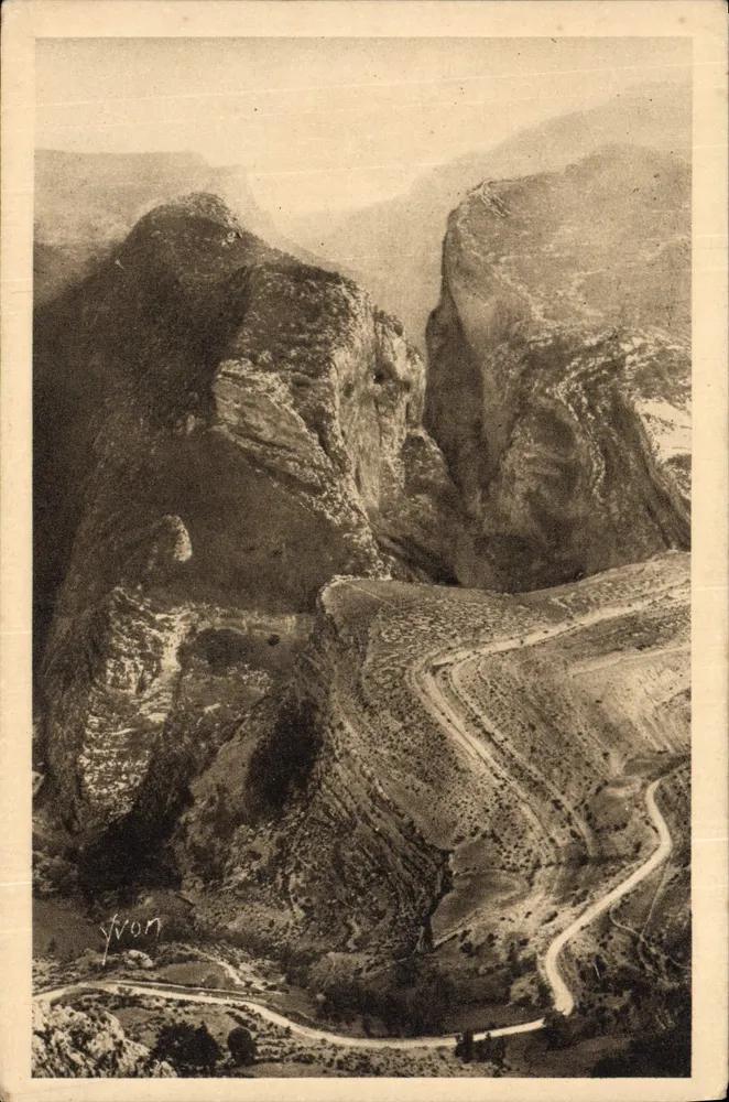 Der Grand Canyon des Verdon von der Ortschaft Rougon aus — Landschaften und Steine der Provence — Künstlerische Ausgabe YVON, Paris - Vorderseite