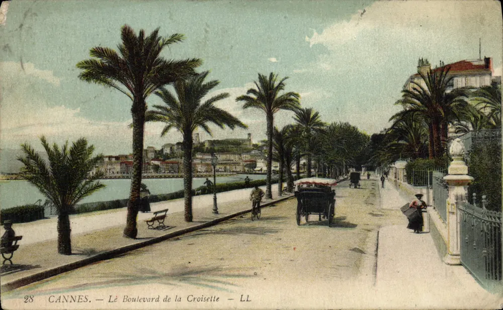 CANNES — O Boulevard de la Croisette — LL - Frente