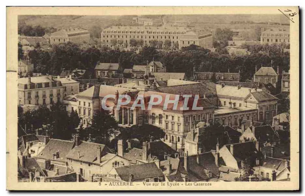 Auxerre — Ansicht des Lycée - Die Kasernen — Edition Du moulin, n°8 - Vorderseite
