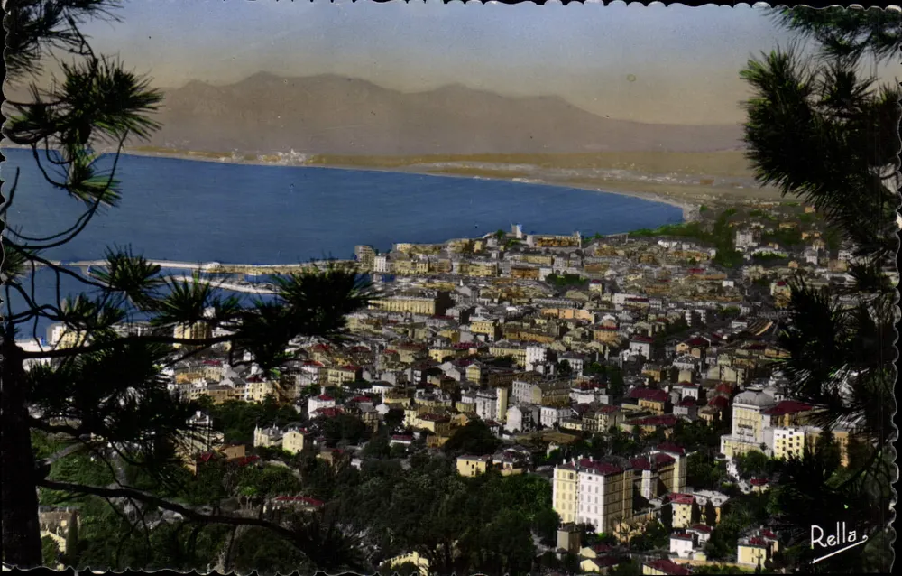 Vista geral tirada de Super-Cannes — Edições Rella n°2190 - Frente