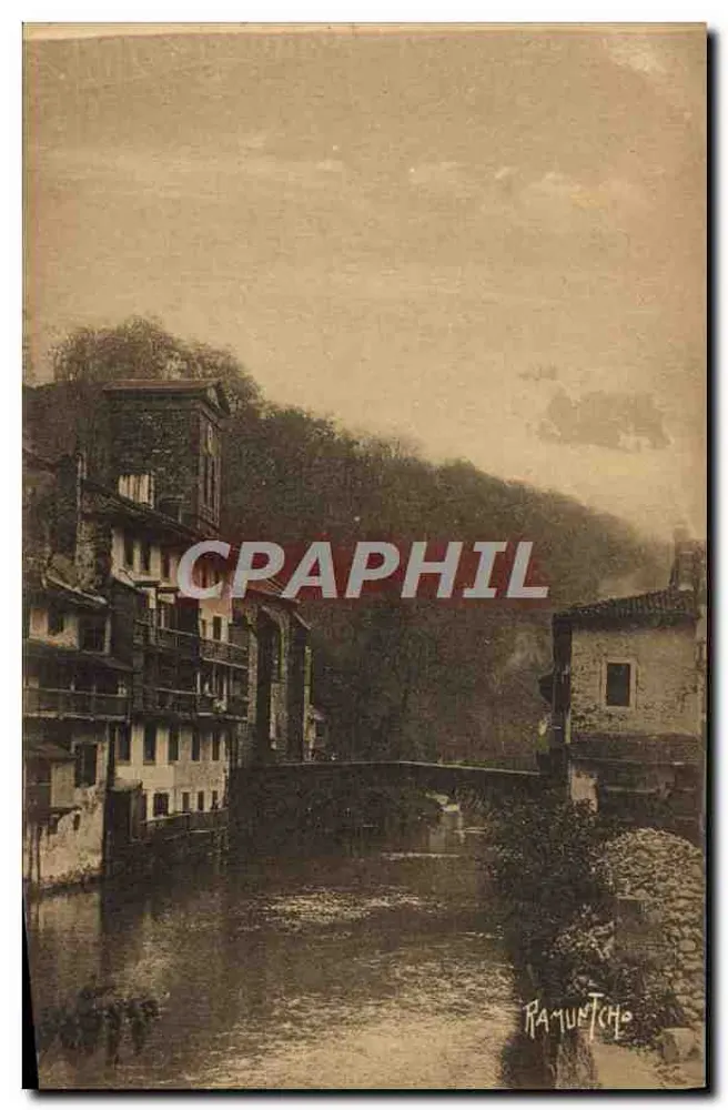 La Nive in St-Jean-Pied-de-Port — Blick auf den Fluss mit Brücke und Häusern — Verleger: Editions artistiques Raymound Bergevin, La Rochelle, n° 12209-6474 - Vorderseite