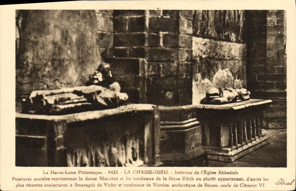 La Chaise-Dieu — Innenraum der Abteikirche — Wandmalereien und Grabstätten - Vorderseite
