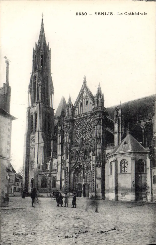 Senlis - A Catedral — vista da fachada e da torre, n° 5550 - Frente