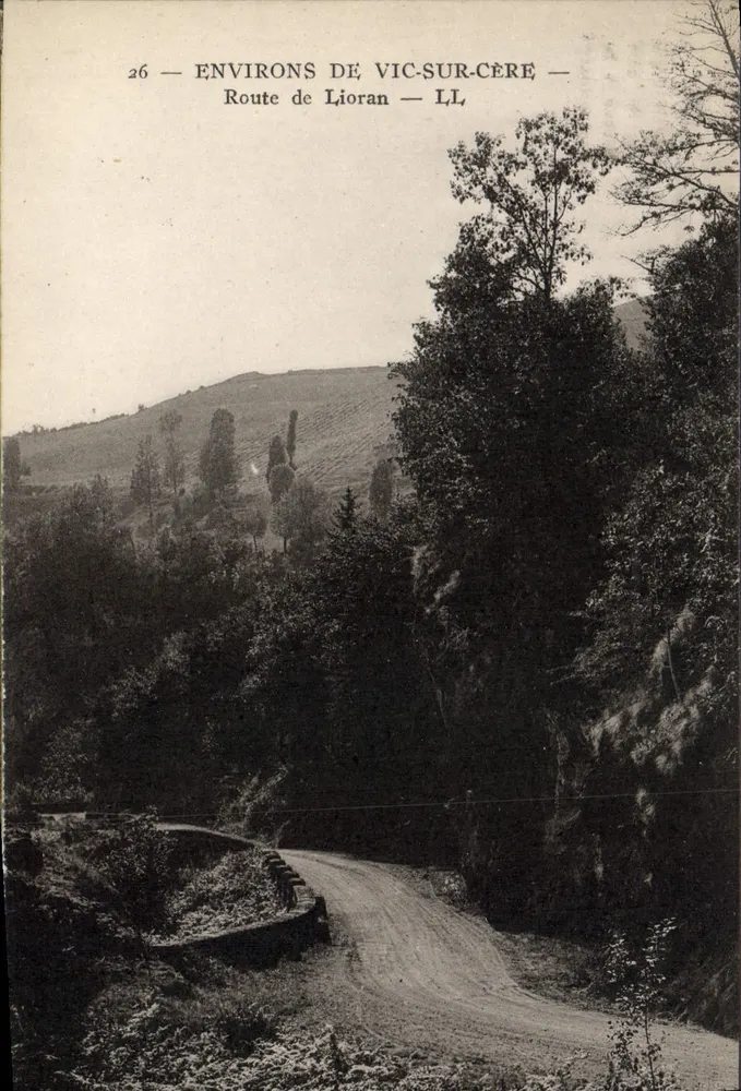 Ambiente de Vic-sur-Cère — Estrada de Lioran — LL - Frente