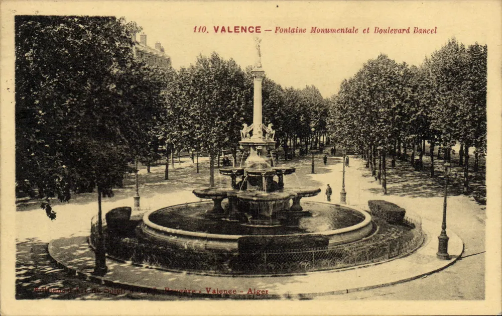 Valence — Fontaine Monumentale y Boulevard Bancel — Ediciones Art du Soleil, Bougère, Valence - Alger - Anverso
