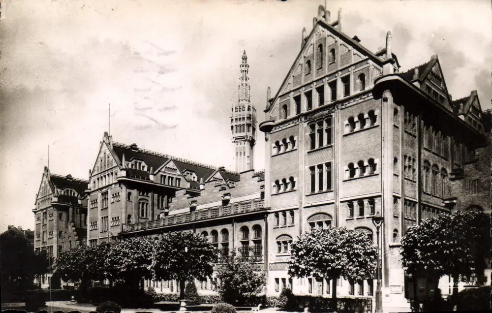 Square Ruault e o Hôtel-de-Ville — Lille — Edição André Laconte, n° 59.350.22 - Frente