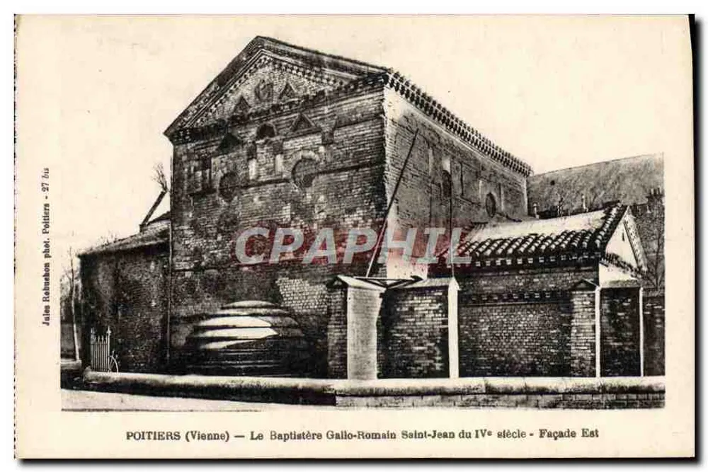 Poitiers (Vienne) — Der gallo-römische Baptistertum Saint-Jean des 4. Jahrhunderts — Ostfassade — Jules Rebmbon fot. Poitiers - 27 bis - Vorderseite