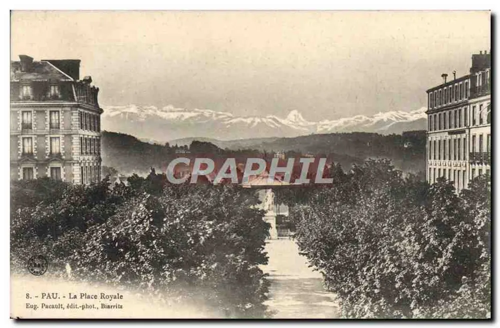 PAU - A Praça Real — vista com montanhas no fundo — Eug. Pacaoult, editor-fotógrafo, Biarritz - Frente