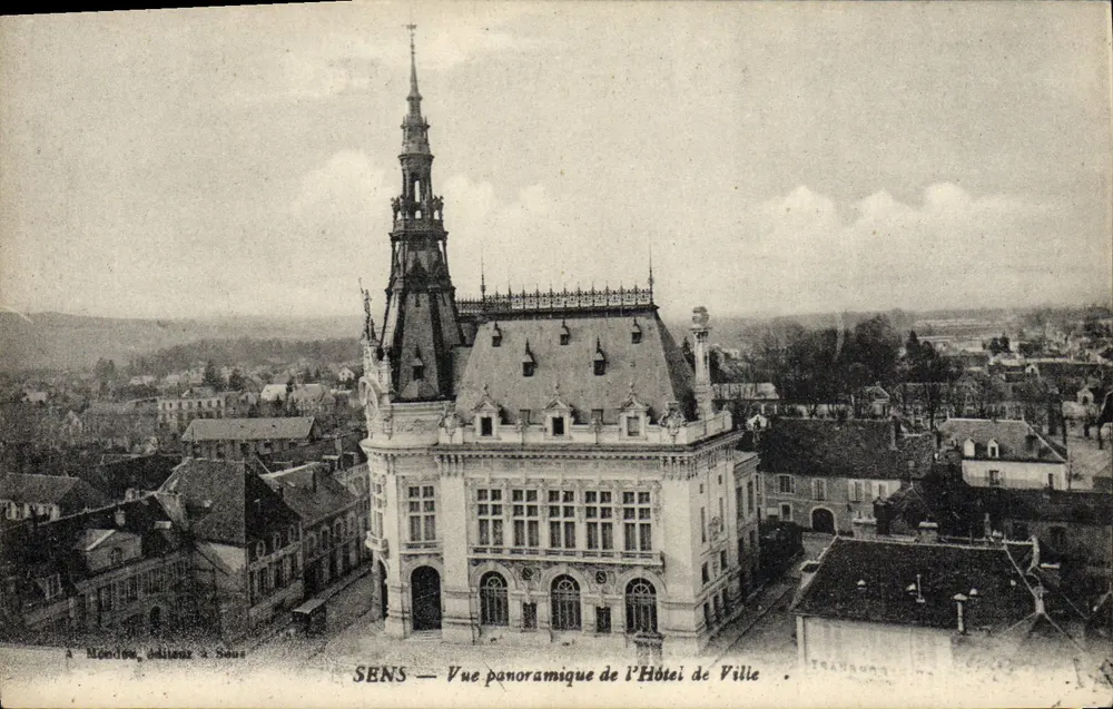 SENS — Panoramablick auf das Rathaus — Mondon, Verleger in Sens - Vorderseite