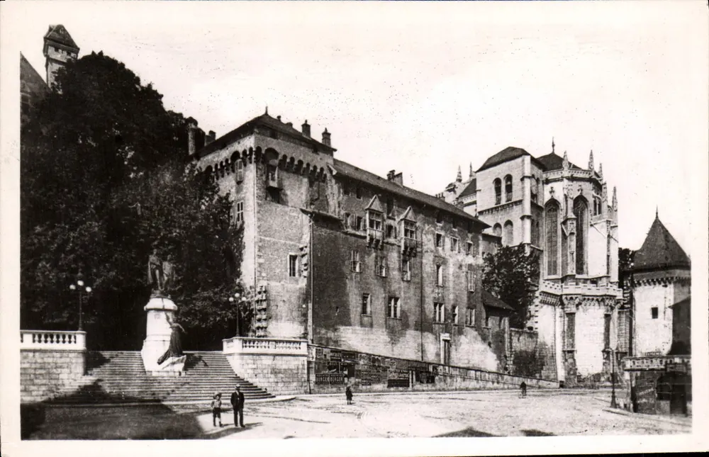 Castelo dos Duques de Saboia — Chambéry — editor BEAL-PHOTO (48) - Frente
