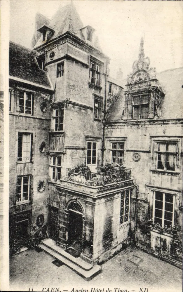 Caen — Antigo Hotel de Than — ND - Frente