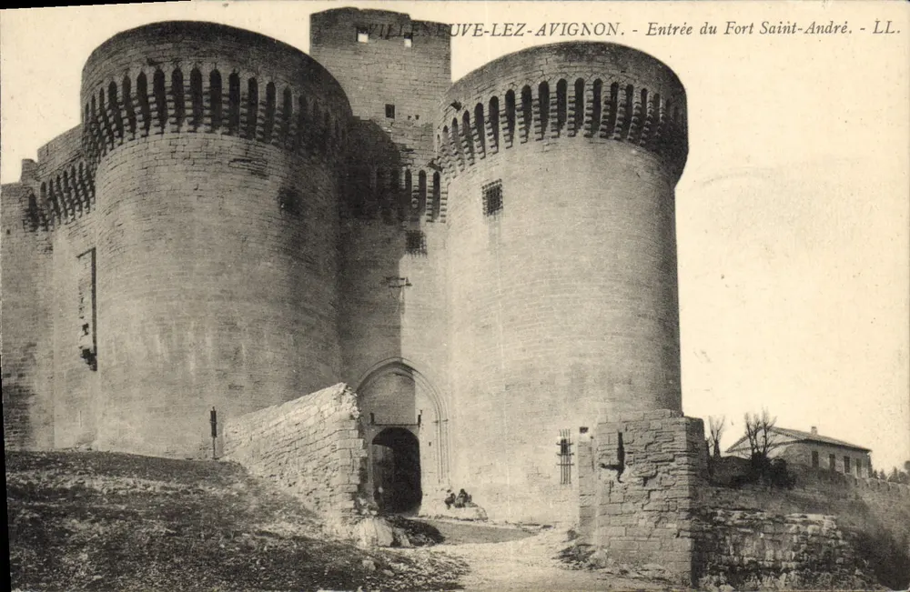 Villeneuve-lès-Avignon — Eingang zum Fort Saint-André — LL. - Vorderseite