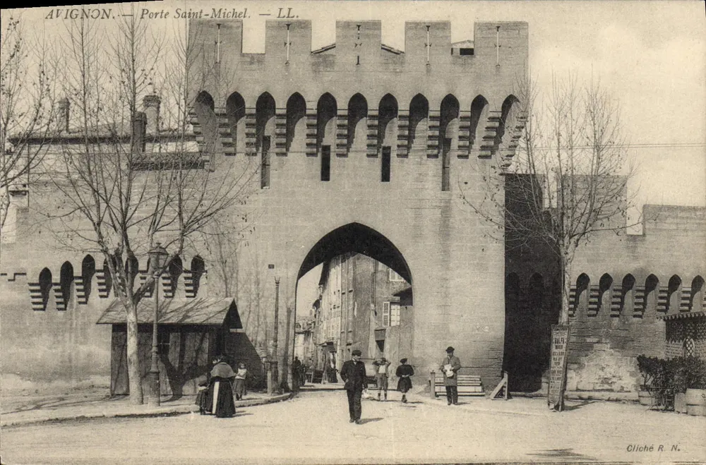 Avignon — Porte Saint-Michel — Cliché R. N. - Frente