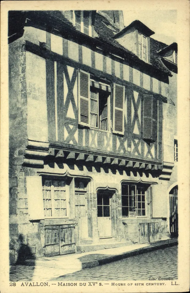 Avallon — Casa do século XV — Lib. Gonçon LL. 28 - Frente