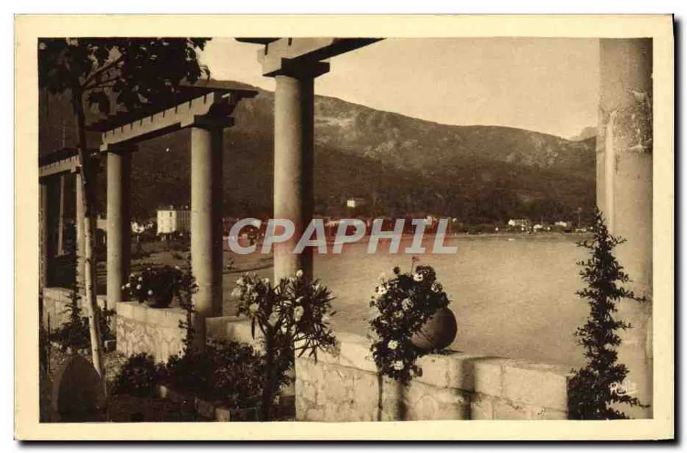 Agay — Blühende pergola — Sammlung Bella, Die Côte d'Azur - Vorderseite