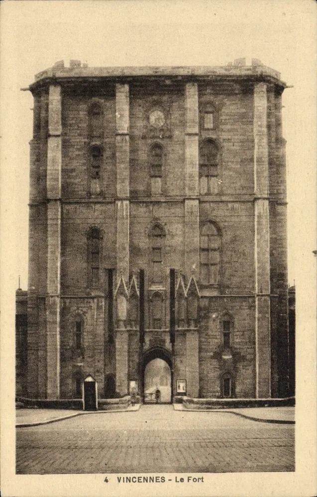 Vincennes - O Forte — torre da fortaleza — editor Vincennes, n°4 - Frente
