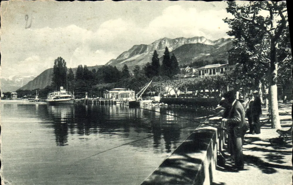 Évian-les-Bains — Ufer des Sees und Quai Baron de Blonay — Éditions Nationales - Vorderseite