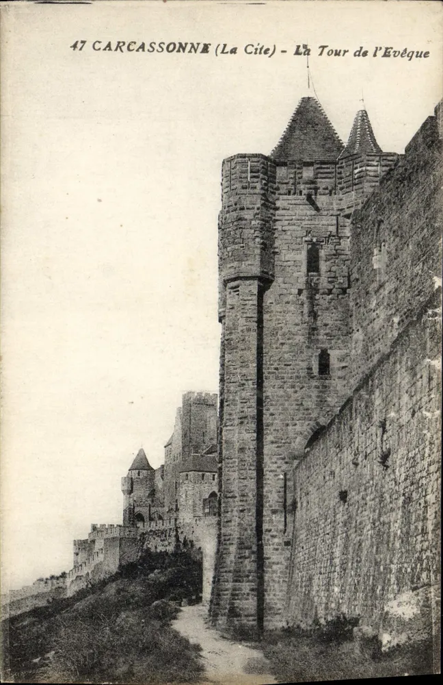 Carcassonne (A Cidade) — A Torre do Bispo — Editor não identificado, n° 47 - Frente