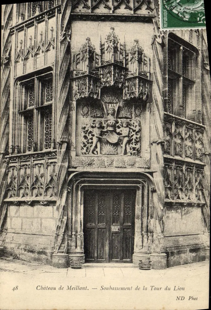 Schloss Meillant — Unterbau der Löwenturm — ND Phot - Vorderseite