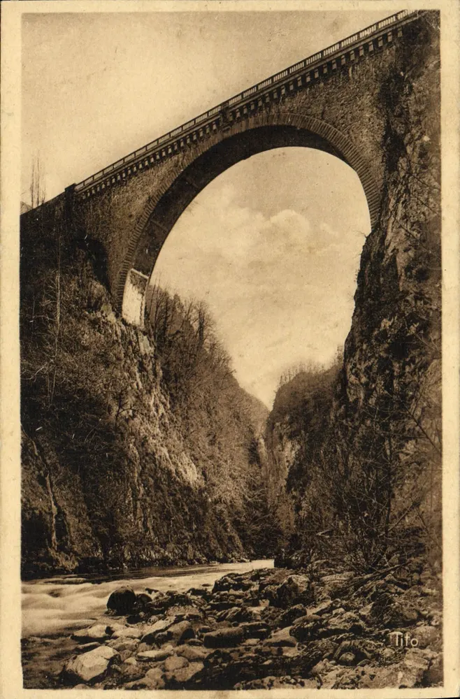 O Ponte Napoléon — Saint-Sauveur — editor Tito - Frente