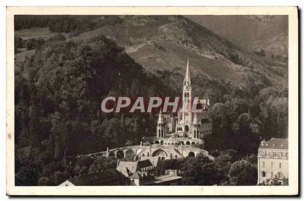 Lourdes — A Basílica, vista aérea — Edição Paisa - Lourdes - Frente