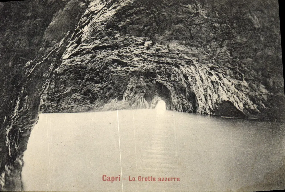Capri - A Grotta azzurra — vista interna da caverna com água — Cartolina Postale Italiana - Frente