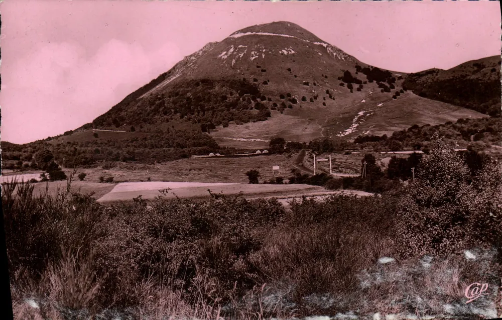 Le Puy-de-Dôme — cume do Puy-de-Dôme — Cliché Plazanet, editor (51) - Frente
