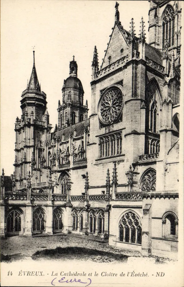 Évreux - A Catedral e o Claustro do Bispo - ND - Frente