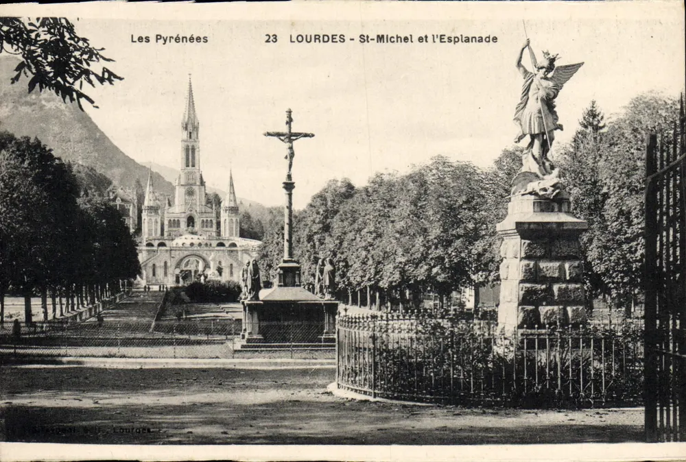 Lourdes - St Michel en de Esplanade — De Pyreneeën, n°23 - Voorkant
