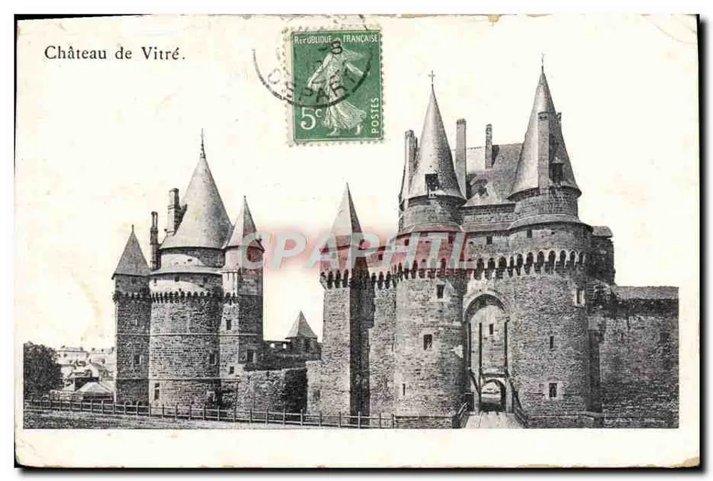 Château de Vitré — vue du château fort avec tours coniques — éditeur non visible - Frente