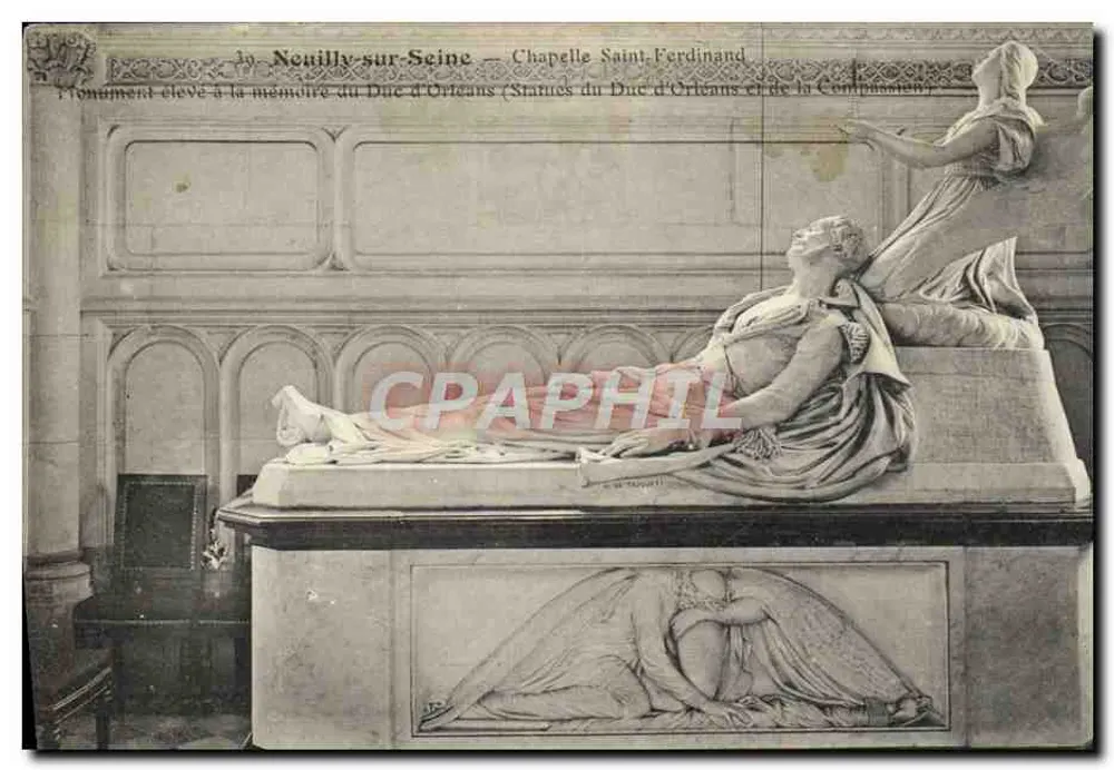 Nouilly-sur-Seine — Kapelle Saint-Ferdinand — Denkmal zur Erinnerung an den Herzog von Orléans (Statuen des Herzogs von Orléans und der Barmherzigkeit) - Vorderseite