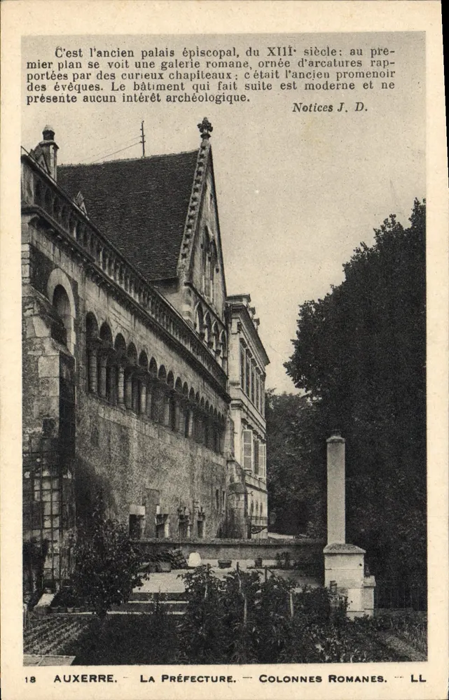 Auxerre — A Prefeitura — Colunas Romanas — LL - Frente