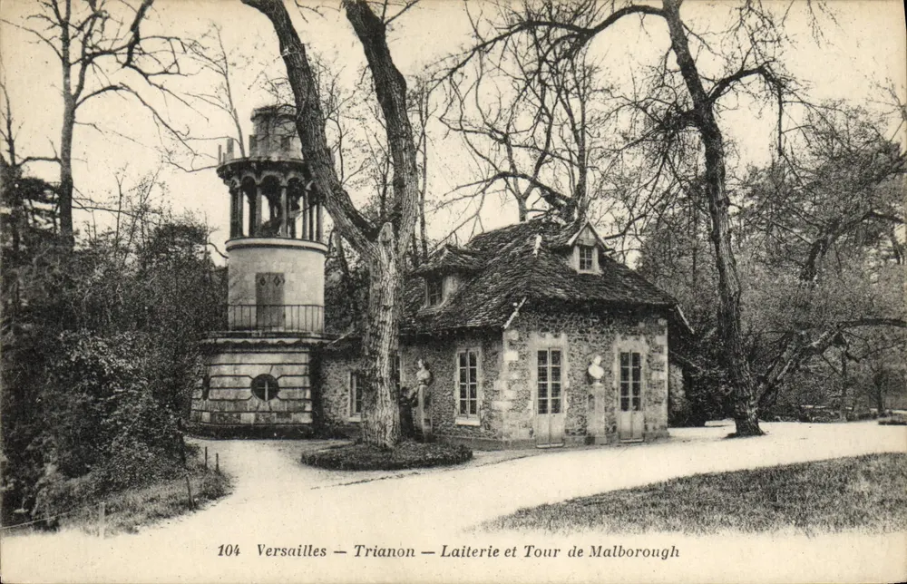 Versailles — Trianon — Käsefabrik und Turm von Malborough — Verleger-Nr. 104 - Vorderseite